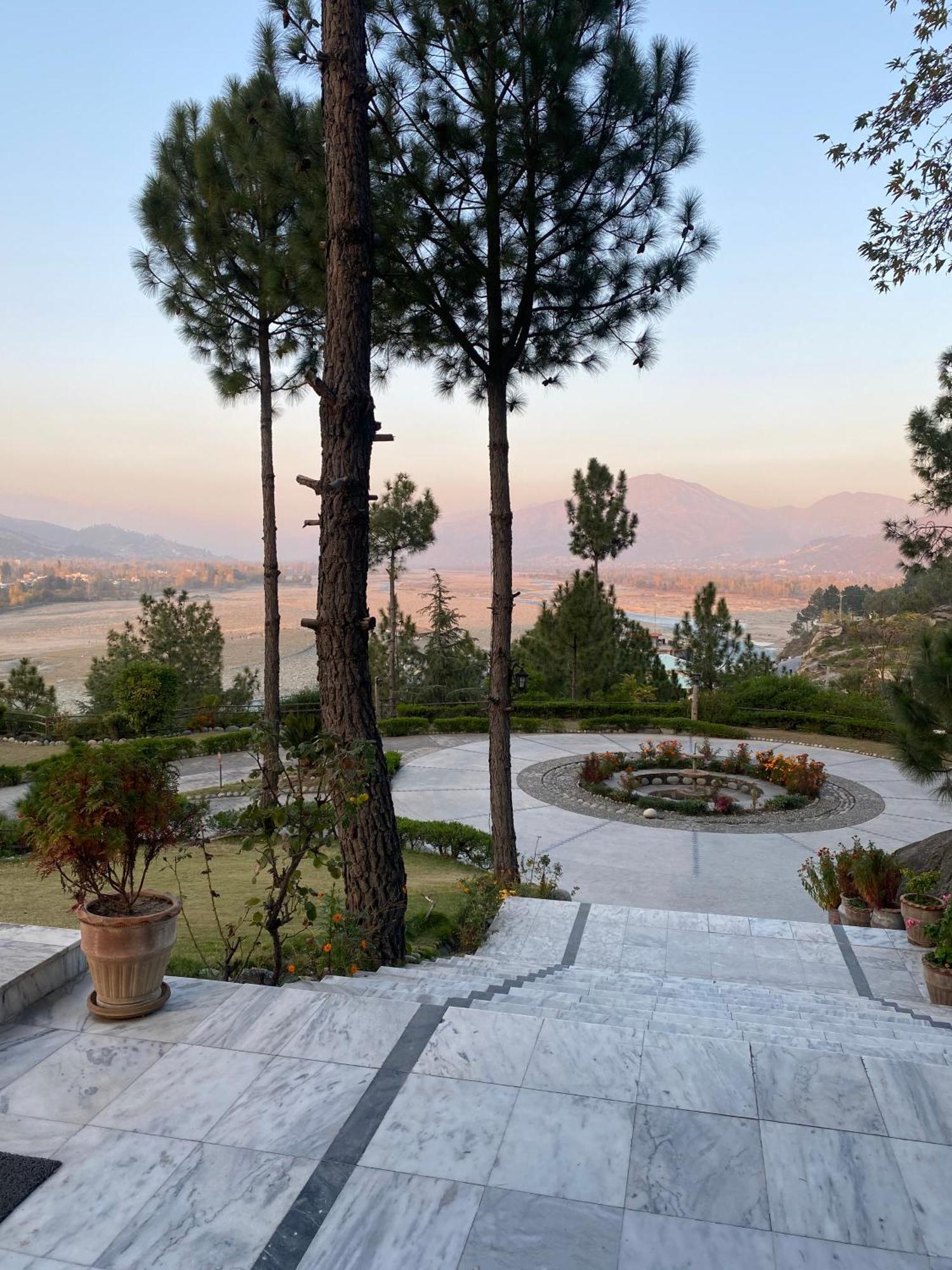 Rock City Resort Saidu Sharif Zewnętrze zdjęcie